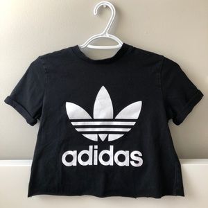 Adidas: Black Crop-Top🖤